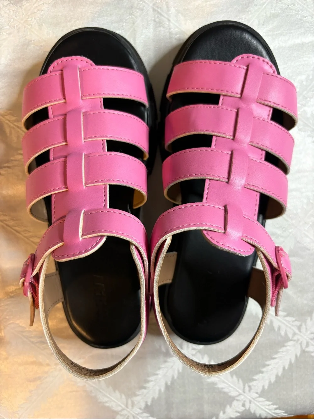 NWOT Old Navy Girls Chunky Faux-Leather Fisherman girls sandals